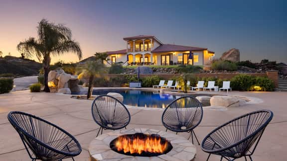Colina by AvantStay | Secluded Mountain Top Oasis w/ Pool, Hot Tub & Putting Green!