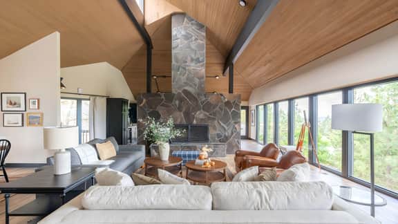 Big Sky by AvantStay | Mountain Home w/ Great Views, Hot Tub, Al Fresco Dining