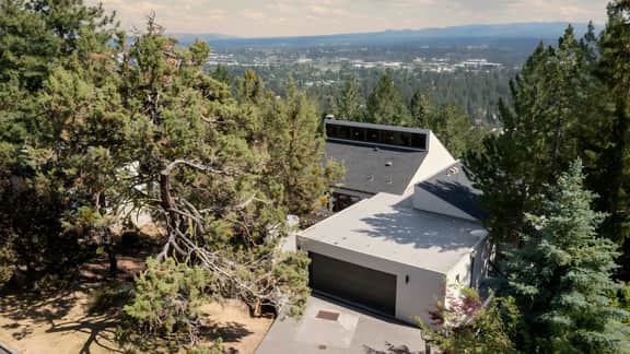 Big Sky by AvantStay | Mountain Home w/ Great Views, Hot Tub, Al Fresco Dining