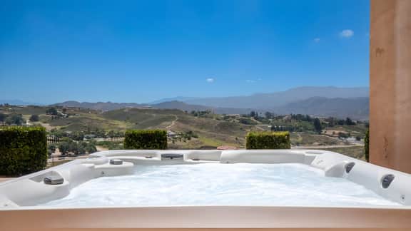 Palazzo Del Sol By AvantStay | Breathtaking Home w/ Mountain Views & Hot Tub