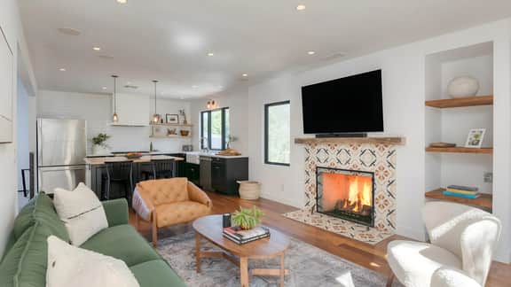Silver Screen by AvantStay | Luxe Backyard Escape