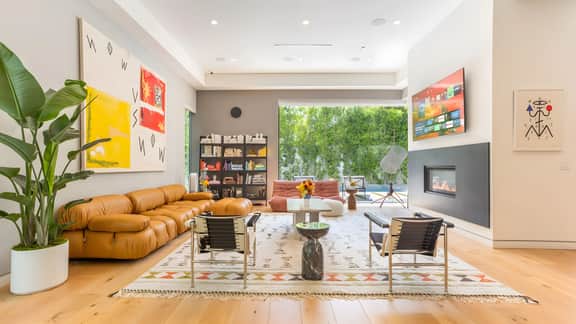 Luxe WeHo Villa, Walk to Melrose Ave, Pool + Hot Tub | North Vista by AvantStay