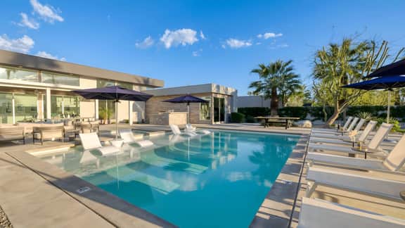Sleeps 28, Putting Green, Bocce Ball, Near Coachella | Polo Villas Sol