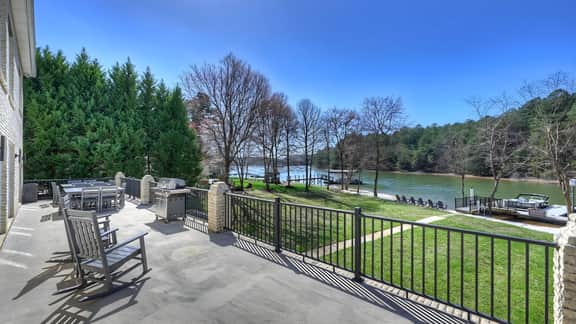 Knotty Pines by AvantStay | Lake Views, Renovated
