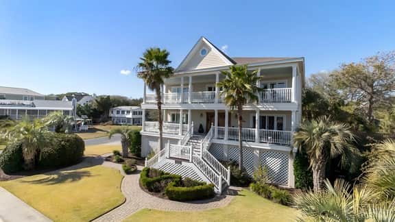3001 Palm Boulevard by AvantStay | Across From Beach & Ocean Views!