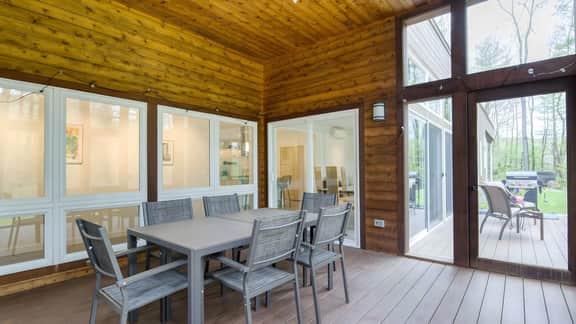 Secluded + Modern | Enclosed Patio, Forest Views | Woodland Zen by AvantStay