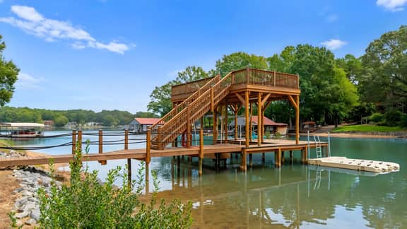 New Saltwater Pool + Spa, Views | Wilson Hideaway