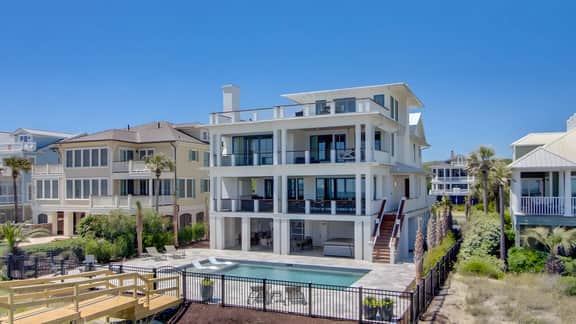 710 Ocean Boulevard | AvantStay | Oceanfront, Private Pool + Rooftop Deck