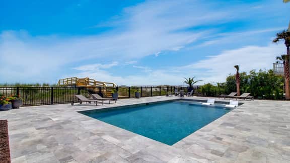 710 Ocean Boulevard | AvantStay | Oceanfront, Private Pool + Rooftop Deck