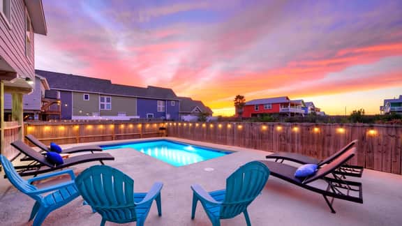 Palm House by AvantStay | Private Pool + Game Room + Patio | Near the Beach