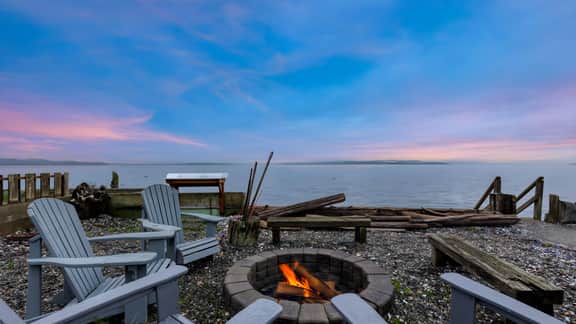 Chic Whidbey Island Waterfront Home w/ Hot Tub, Firepits + Views