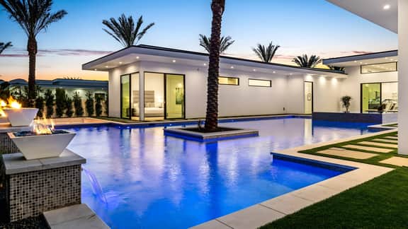 Sleeps 20 | Pool, Hot Tub, & Pickleball Stay in Indio | Bravo Villa #9