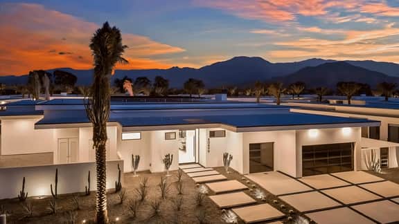 Sleeps 14 | Desert Paradise w/ Pool, Hot Tub & Pickleball | Near La Quinta | Bravo Villa #5 by AvantStay