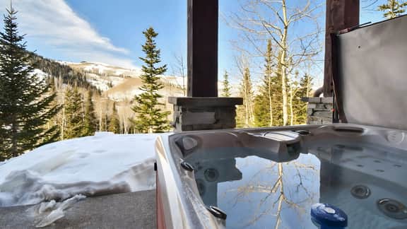 Ski-in Ski-out Deer Valley | Hot Tub, Fire Pit, Views | Silver Sun by AvantStay