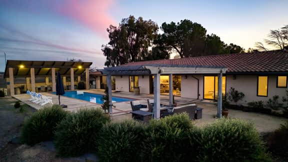 Private Pool, Firepit & Wine Room Near Top Paso Wineries | Devi Ranch