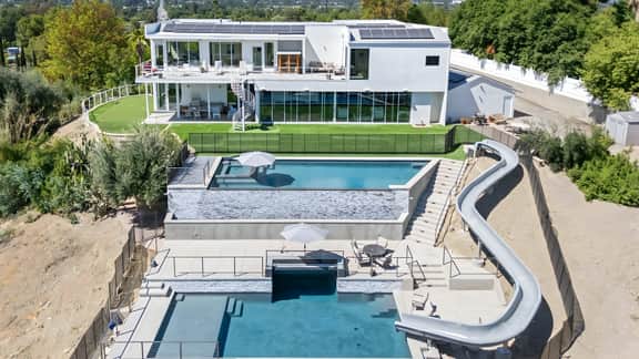 Luxe 8000 sqft w/ 2 Pools, Sauna, Putting Green, Game Room | Alta Vista Estate