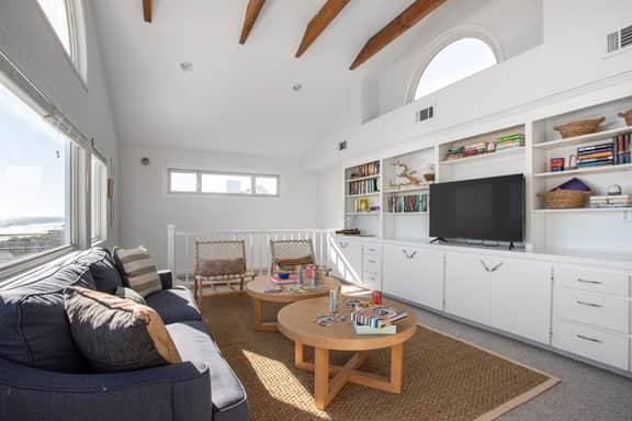 Lighthouse by AvantStay | Beachfront + Pool + Game Room | Rooftop Firepit + Ocean Views | Folly Beach + Private Beach Access