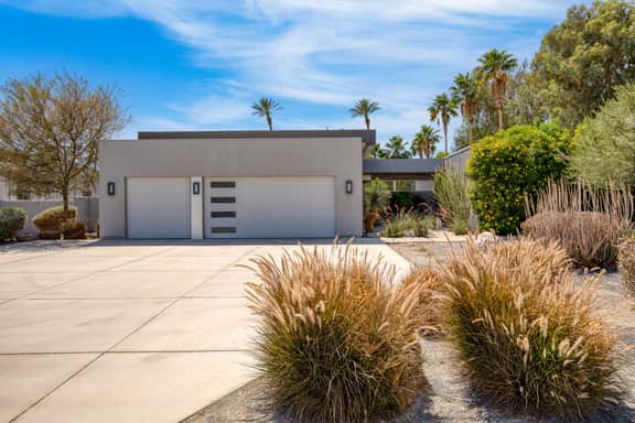 Polo Villa 6 by AvantStay | Features Expansive Putting Green, Pool, Spa & Outdoor Firepit | 5 Bedrooms.
