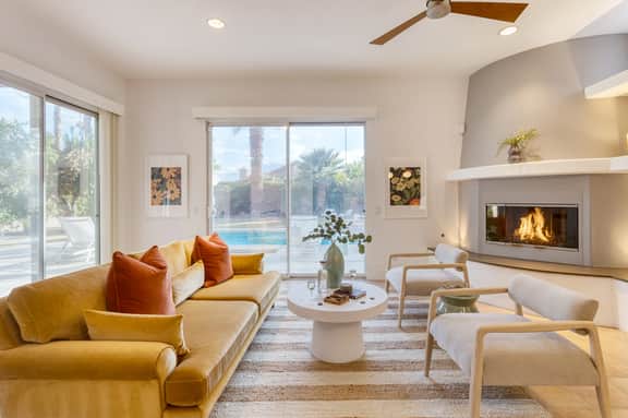 Painted Sand by AvantStay | Vibrant Indio Retreat • Private Pool + Hot Tub • Chic Mid-century Design