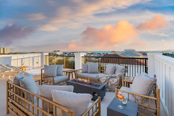 Rendezvous by AvantStay | Modern Haven w/ Game Room, Roof Top, Pool & Close to Beach!