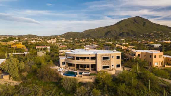 Luxe Scottsdale Desert Oasis • Infinity Pool, Spa, Panoramic Views + Firepit