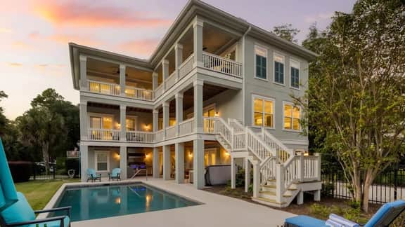 Sweetbay by AvantStay | 1 Min Walk to Beach + Pool