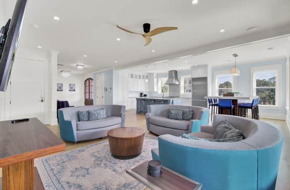 7 Beachwood East by AvantStay | Ocean Views, Hot Tub, 7BDR