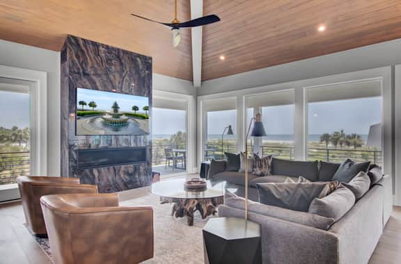 3 47th Avenue by AvantStay | Oceanfront + Private Pool + View