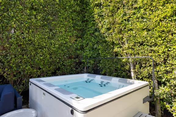 Stone Lagoon by AvantStay | Steps to the Beach + Backyard Oasis!