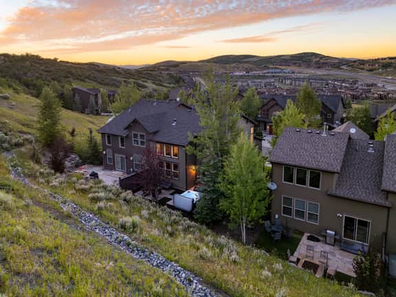 Abigail Drive | Year-Round Retreat w/ Hot Tub | Near Trails + Historic Main St