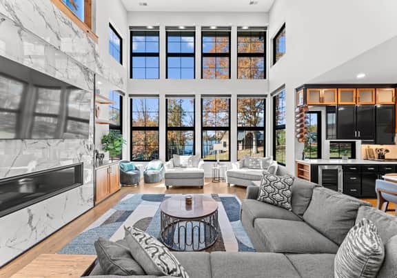 The Grand on Greenbay-7 bedrooms | Sleeps 20 | Modern new build
