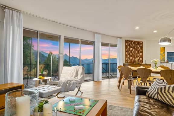 Sleeps 10, Luxe 2 Homes Malibu Hills Retreat | Cielo Estate by AvantStay