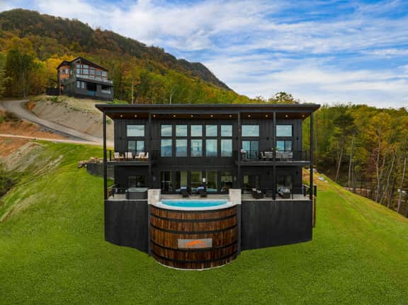 Whiskey Ridge by AvantStay Infinity Pool, Hot Tub, Game Room, Panoramic Views
