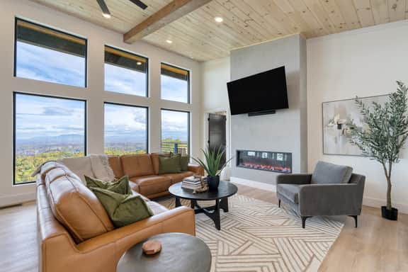 Whiskey Ridge by AvantStay Infinity Pool, Hot Tub, Game Room, Panoramic Views