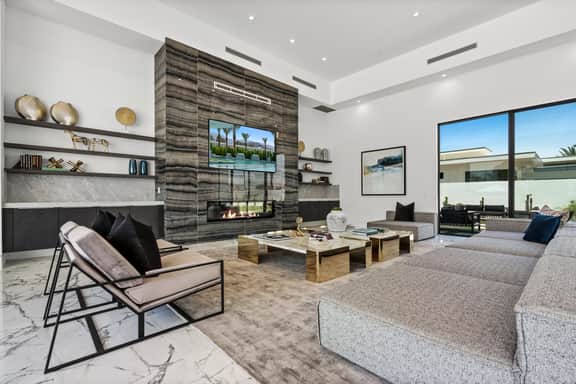 Sleeps 23 | Pool, Hot Tub & Putting Green | Minutes to Golf & Dining | bravo Villa #7 by AvantStay