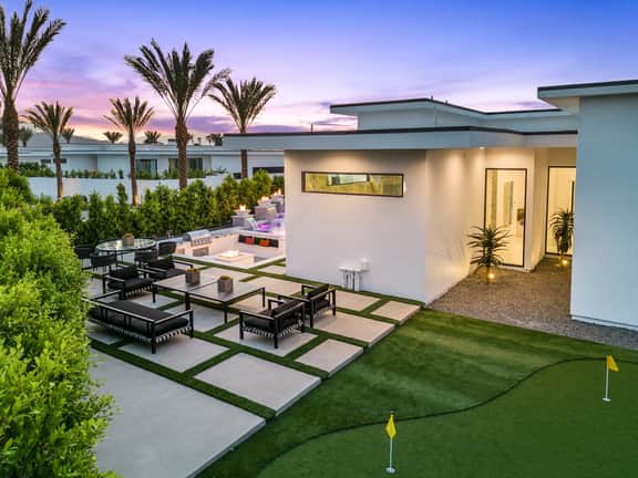Sleeps 23 | Pool, Hot Tub & Putting Green | Minutes to Golf & Dining | bravo Villa #7 by AvantStay