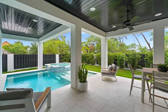 3 Blocks to Beach • Sleeps 19 | Pool, Spa & Golf Cart in Gulf Place