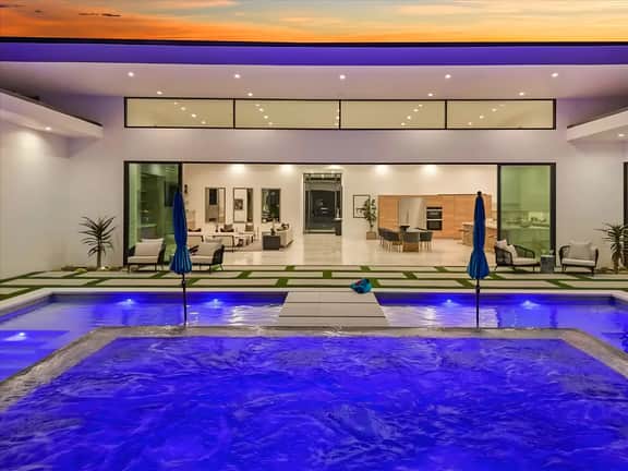 Sleeps 14 | Desert Paradise w/ Pool, Hot Tub & Pickleball | Near La Quinta | Bravo Villa #5 by AvantStay