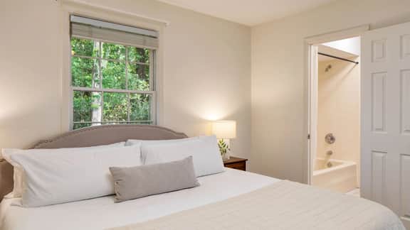 Wisteria by AvantStay | Renovated Hilton Head Retreat • Pool + Outdoor Kitchen + Near Beach