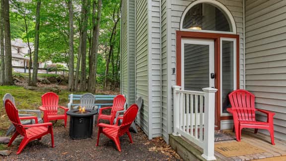 The Boulder Inn by AvantStay | Indoor Hot Tub, Game Room, Outdoor Fire Pit