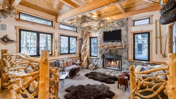 Base Camp by AvantStay | Magical Cabin w/ Sauna, Hot Tub & Close to Snow & Golf