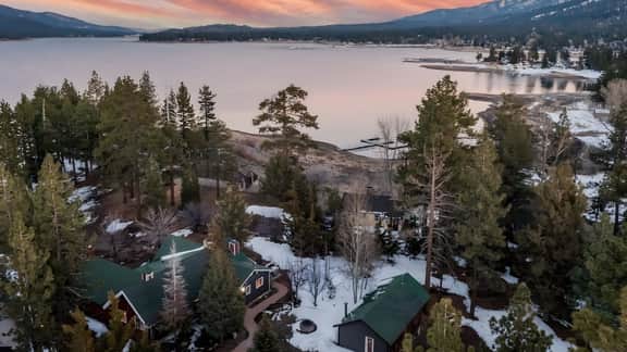 Lakeview Big Bear Cabin with Hot Tub, Deck, Fire Pit & Game Room