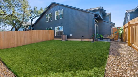 Wagon Wheel by AvantStay | Short Drive to Downtown