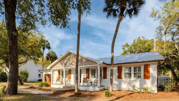 Sawyer by AvantStay | Stunning Isle Of Palms Home w/ Pool!