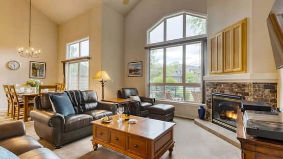 Deck + Hot Tub | Community Golf Course | Forest Ridge Loop