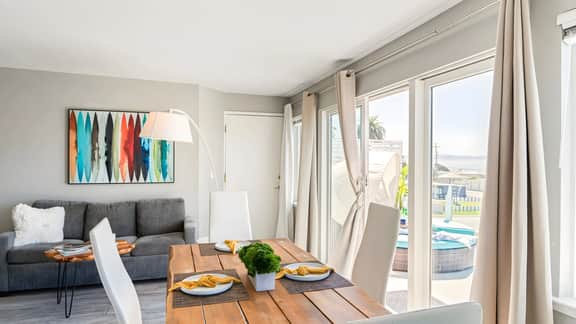 2BR Coastal Gem w/ Ocean Views + Shared Firepit Lounge Near Cayucos Pier