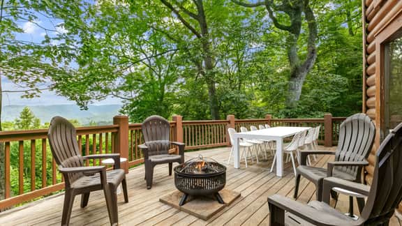 Leyland by AvantStay | Sleeps 20 | Grand Mountain Lodge • Hot Tub + Sauna • Blue Ridge Views