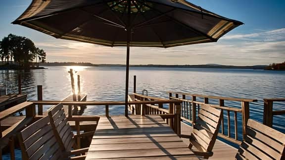 Landover Lodge by AvantStay | Waterfront + Dock