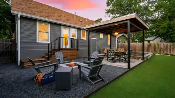 Casa Que Canta by AvantStay | Private Pool, Firepit & Walkable East Austin Gem