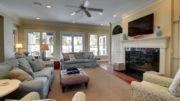 3902 Palm Blvd by AvantStay | Beach Access! Oceanfront Views w/ Pool